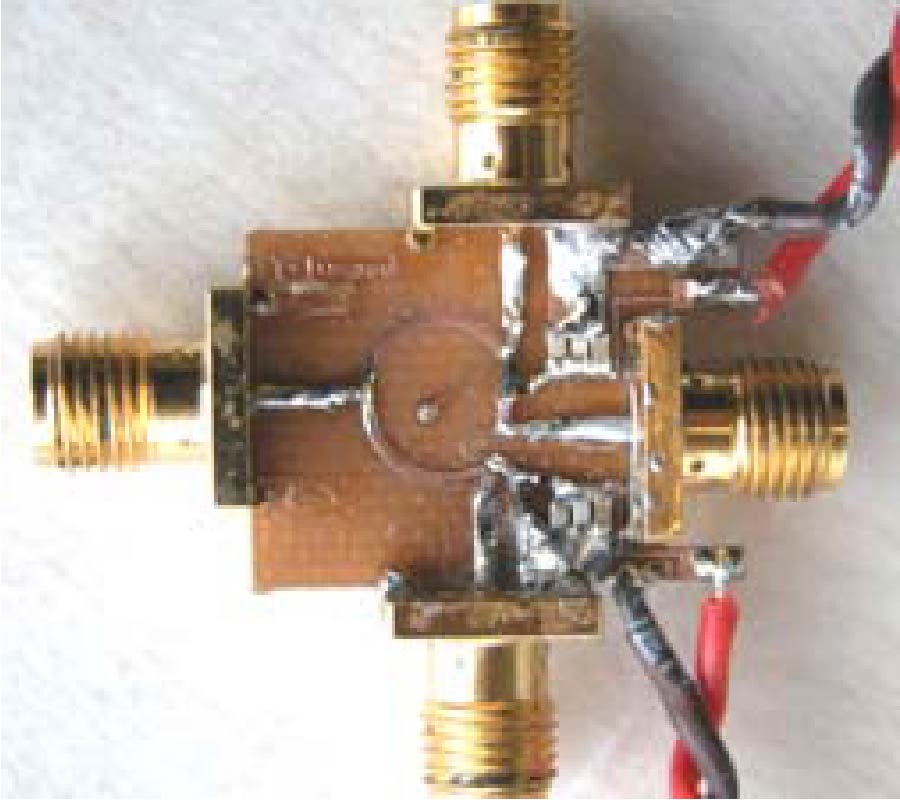HIGH-ISOLATION AND WIDE-BAND 180º HYBRIDS BASED ON ELECTRONICALLY TUNABLE LUMPED-ELEMENT FILTERS