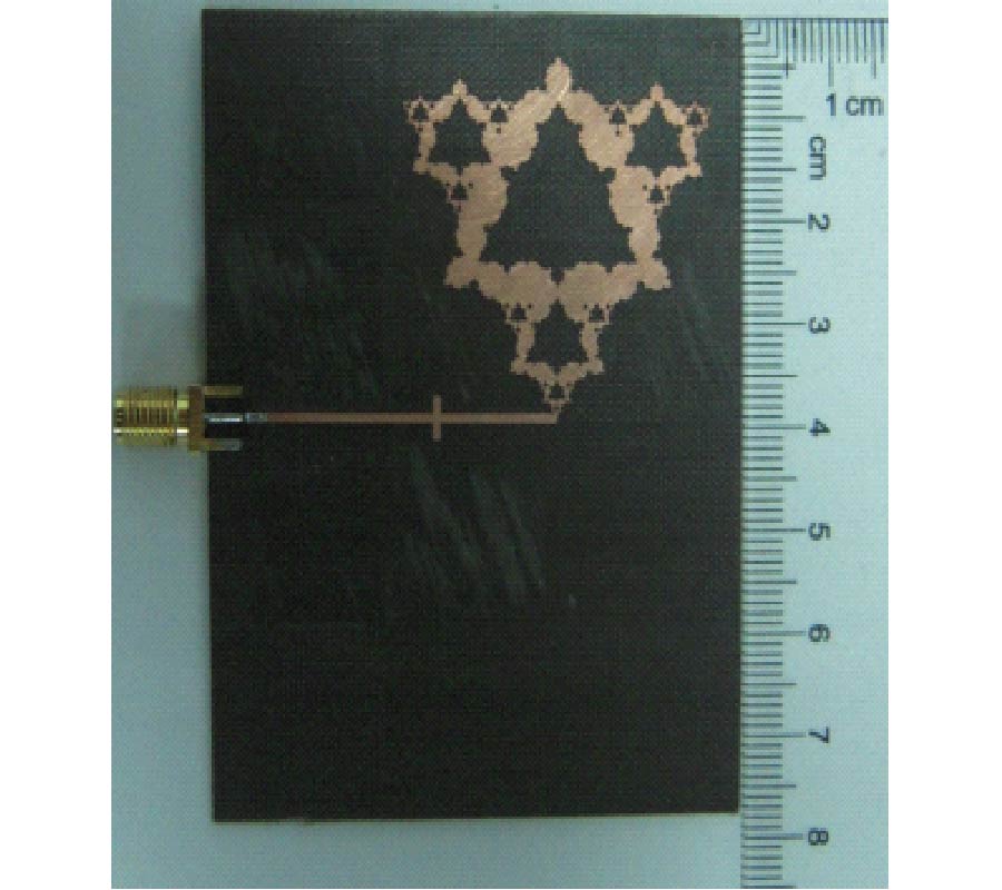 SIERPINSKIZED KOCH-LIKE SIDED MULTIFRACTAL DIPOLE ANTENNA