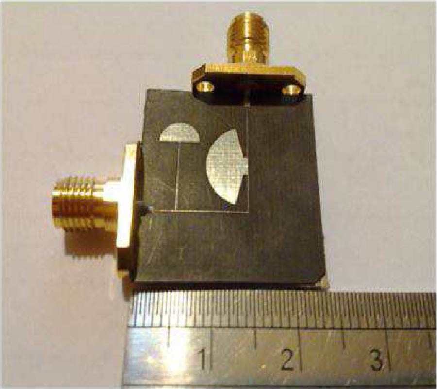 COMPACT MICROSTRIP LOWPASS FILTER WITH SHARP ROLL-OFF AND WIDE STOPBAND USING SEMICIRCLE ENDED STUB RESONATOR