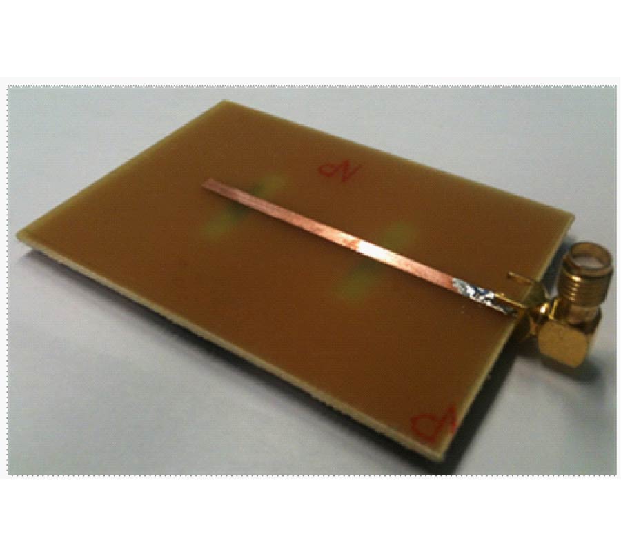 APERTURE AND MUTUAL COUPLED CYLINDRICAL DIELECTRIC RESONATOR ANTENNA ARRAY