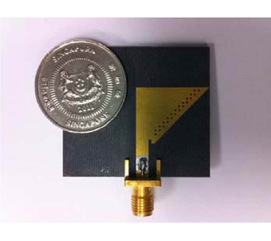 CONICAL BEAM WINDMILL-SHAPED ARRAY ANTENNA DESIGN BASED ON QUARTER-MODE SUBSTRATE INTEGRATED WAVEGUIDE