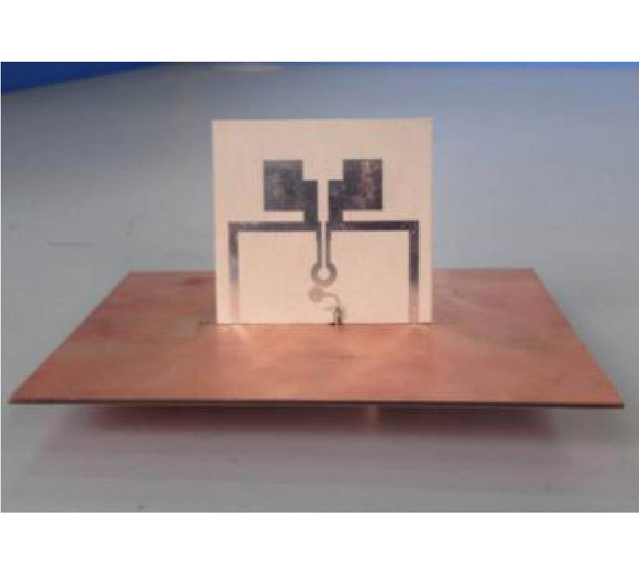 WIDEBAND VERTICAL PLANAR PRINTED UNIDIRECTIONAL ANTENNA