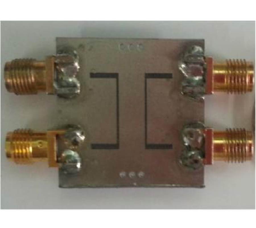 COMPACT BALANCED UWB BPF BASED ON HMSIW AND D-DGS