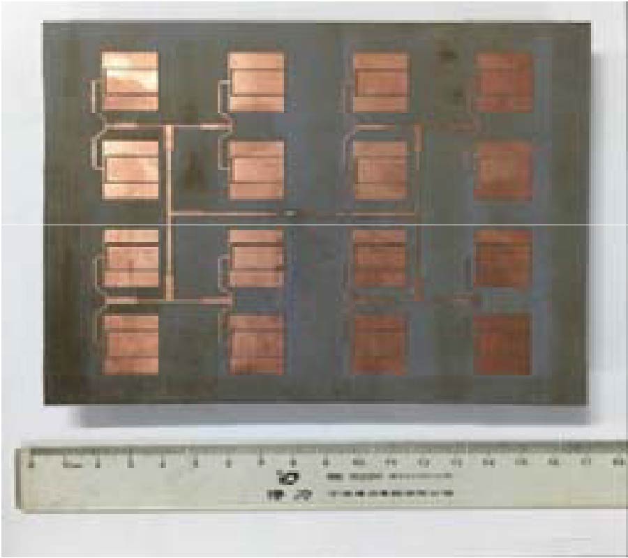 A BROADBAND LOW CROSS-POLARIZATION U-SLOT PATCH ANTENNA ARRAY BASED ON DIFFERENTIAL FEED