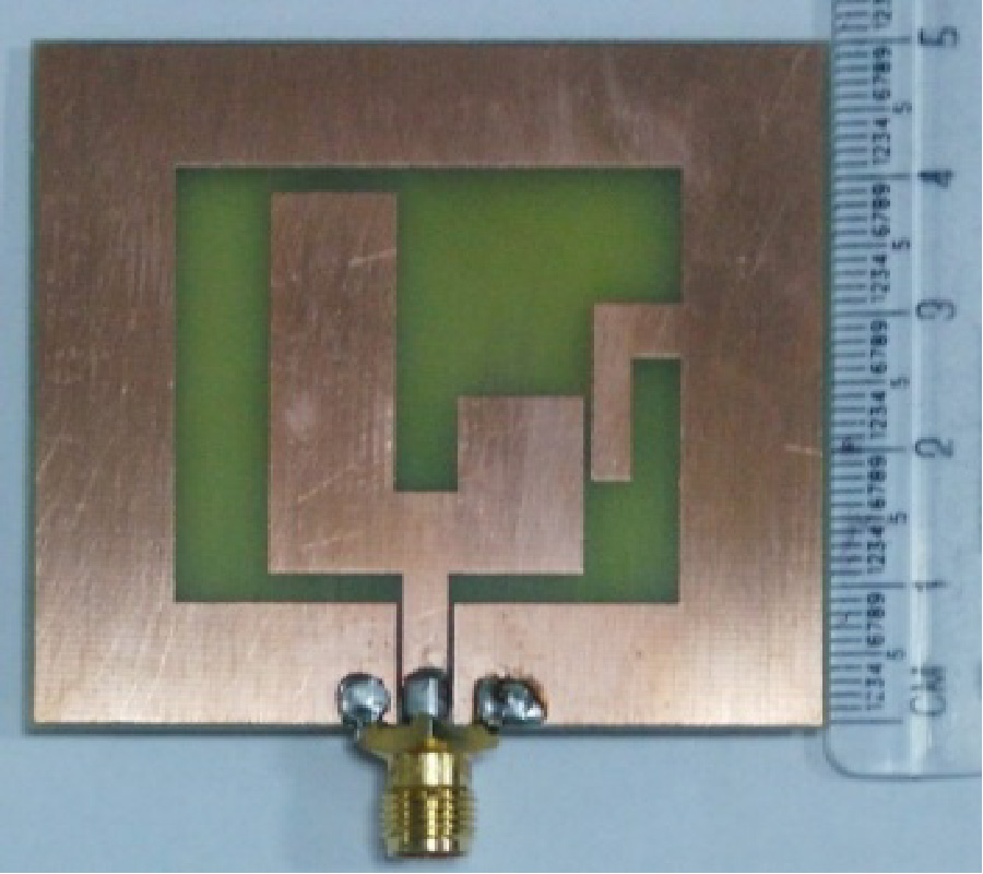 CPW-FED DUAL-BAND DUAL-SENSE CIRCULARLY POLARIZED ANTENNA FOR WIMAX APPLICATION