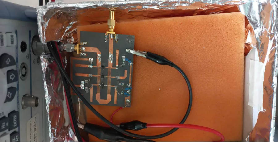 Phase Noise Experimental Characterization of CRLH Distributed Oscillators