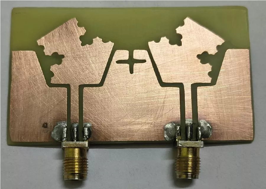 Development of Two Port Koch Geometry Inspired Pentagonal MIMO Antenna for n79 NR 5G Sub-6 GHz Band