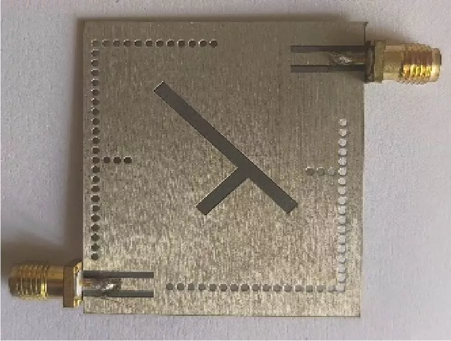 A Self-Diplexing Multi-Mode SIW Cavity-Backed Antenna with a Lambda(λ)-Shaped Slot for X- and Ku-Band Applications