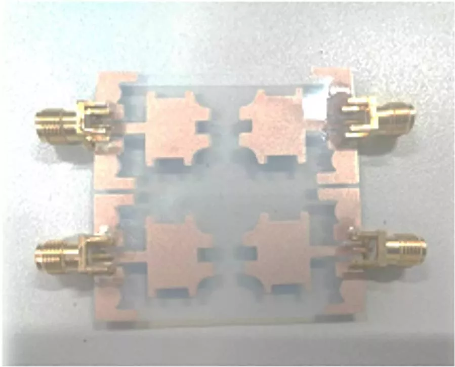 A Decoupling-Stub-Free Flexible MIMO Antenna with Ultra-High Isolation for Ka-Band Conformal Terminals